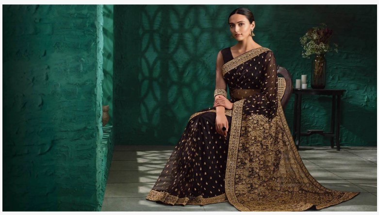 The Everlasting Charm of Black Saree in Pakistani Fashion